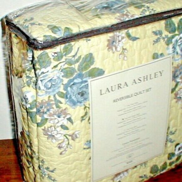 Laura Ashley - Quilt Set, Super Soft Bedding with Matching Shams, In